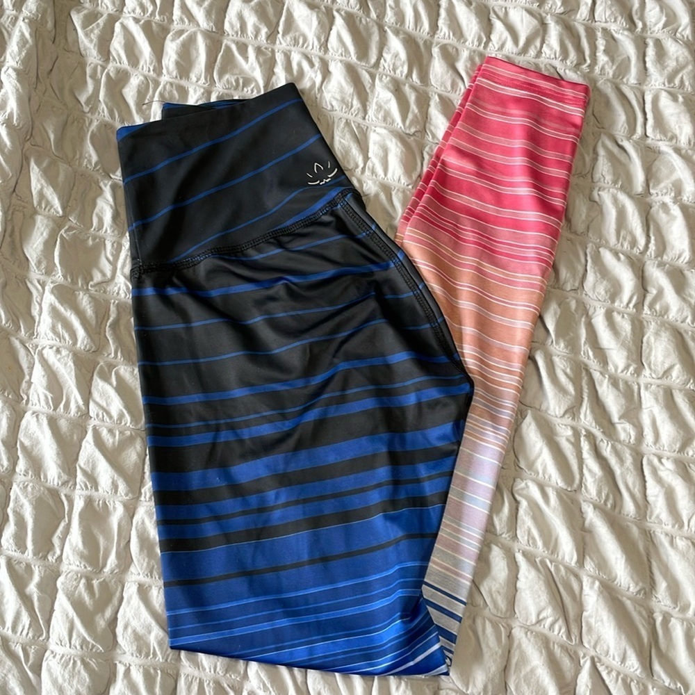 Beyond Yoga Pink/Blue/Black Striped Ankle Leggings Size Small